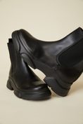 Chunky sole chelsea boot