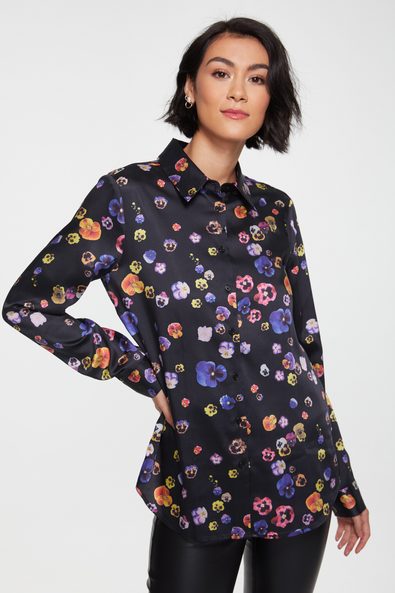 Semi-fitted floral printed shirt