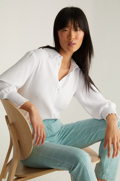 Blouse with puffy sleeves