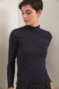 Solid long sleeve t-shirt with ruching detail