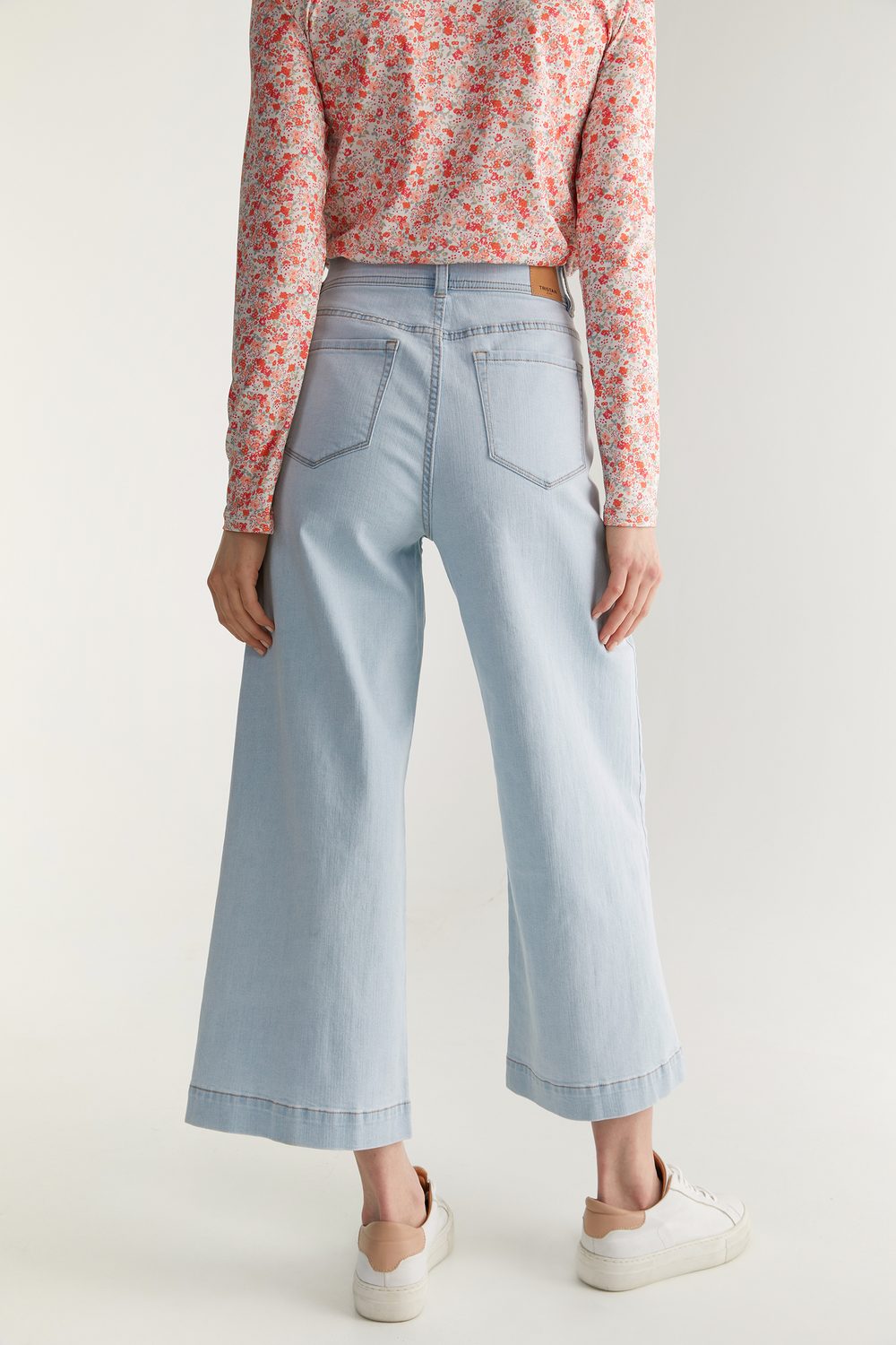 Wide Leg Crop Pant With Pleats