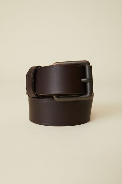 Embossed casuel leather belt