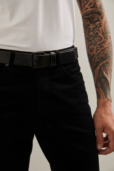 Matt black buckle leather belt