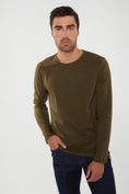 Solid long sleeve t-shirt