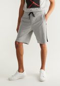 Contrasting side bands knitted shorts