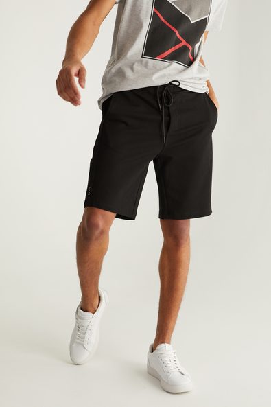 Solid shorts with drawstring